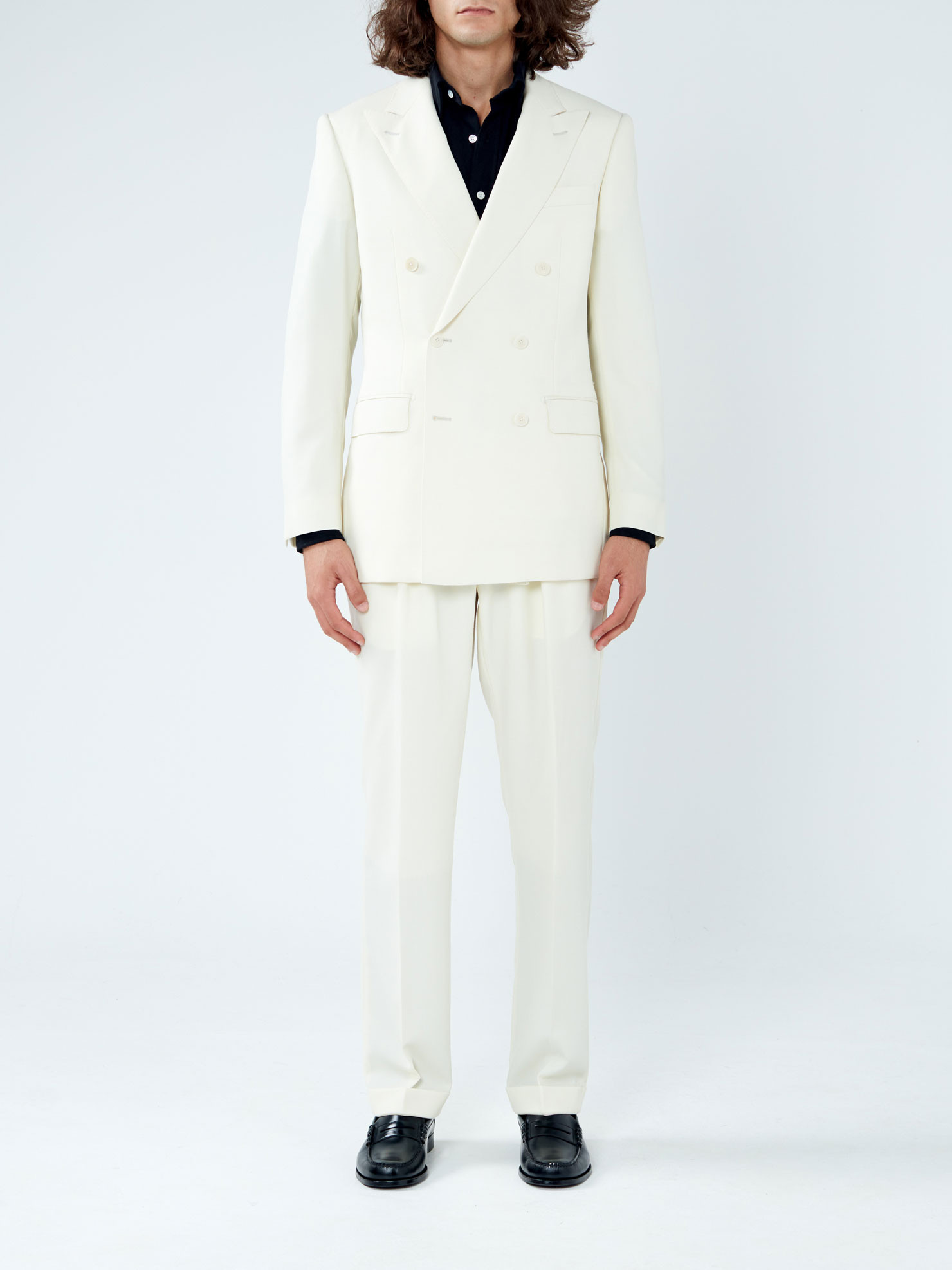 https://www.swann-paris.fr/media/catalog/product/cache/1/image/9df78eab33525d08d6e5fb8d27136e95/c/o/costume-laine-ecru-co5668ah22.jpg