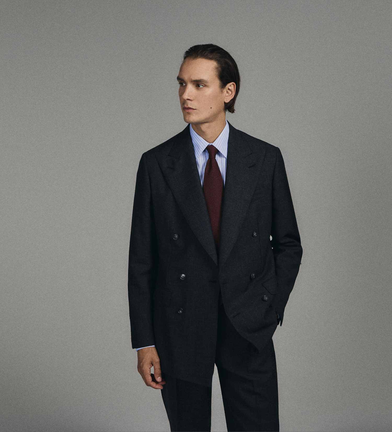 Le Costume Croisé Gris