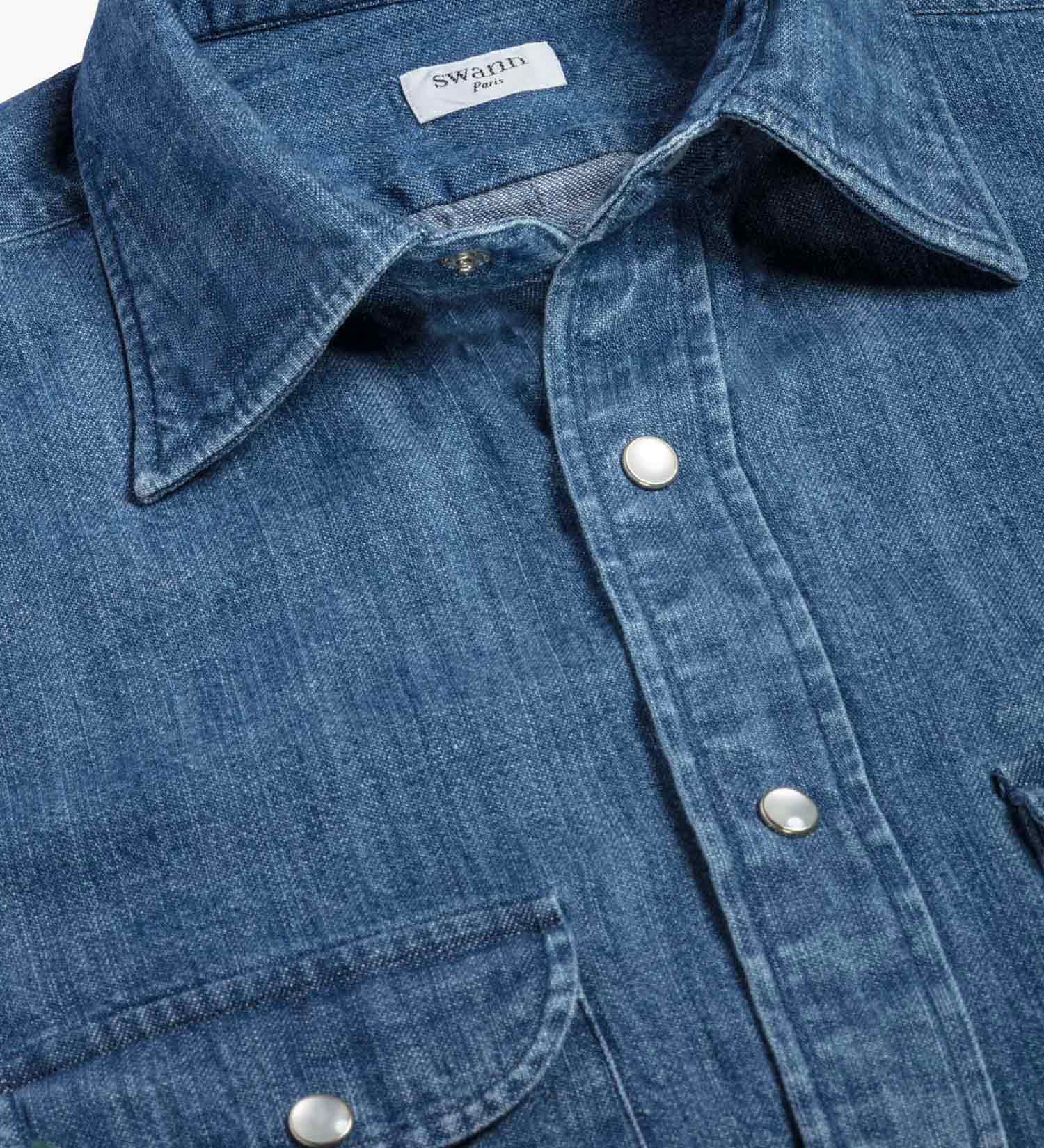 La chemise Denim, un Tailoring décontracté.