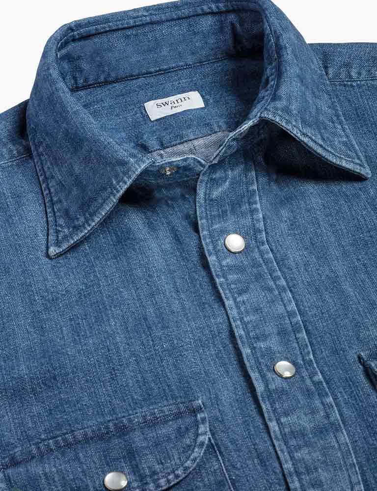 La chemise Denim, un Tailoring décontracté.